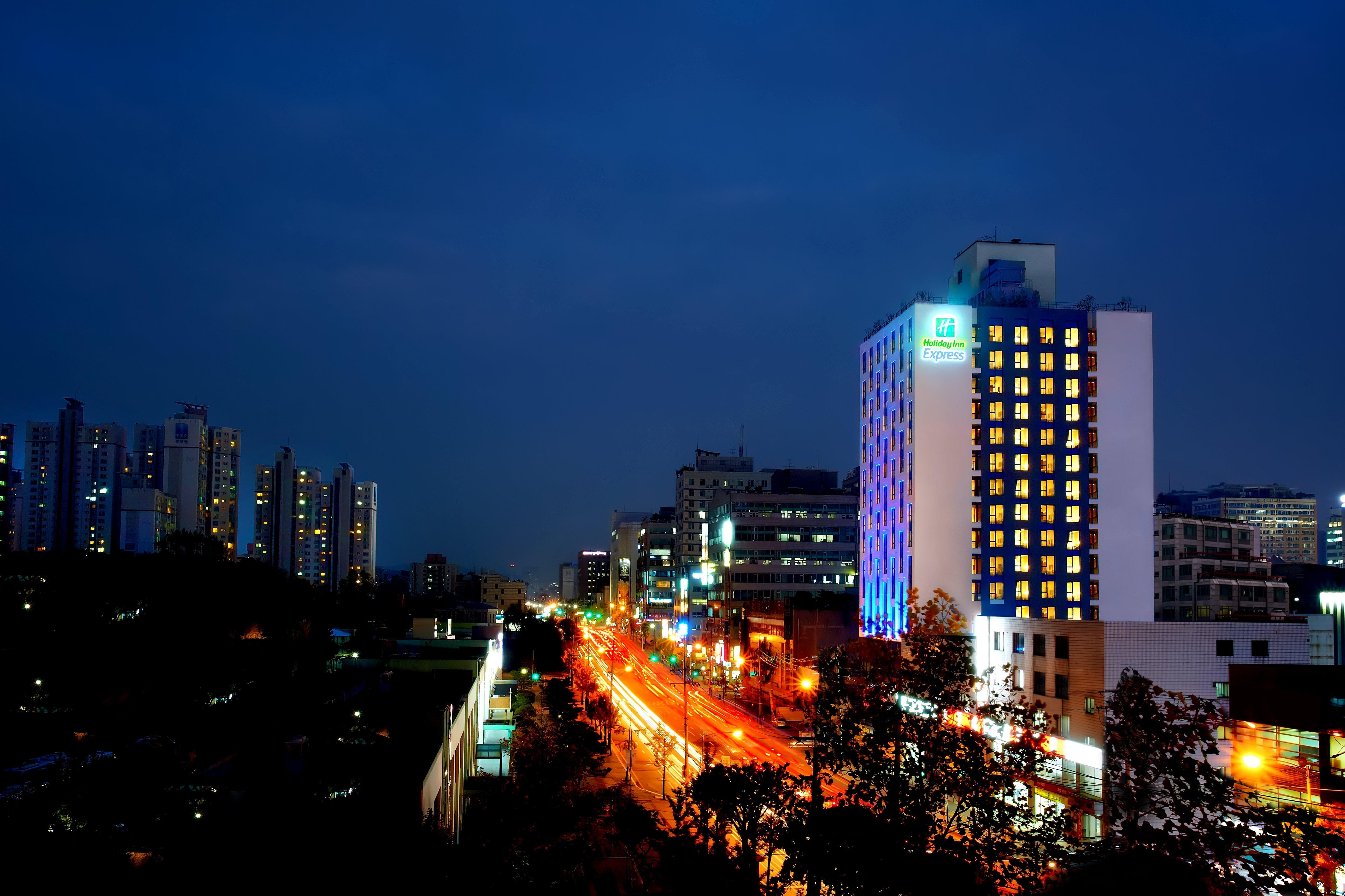 Holiday Inn Express Suwon Ingye, An Ihg Hotel Экстерьер фото